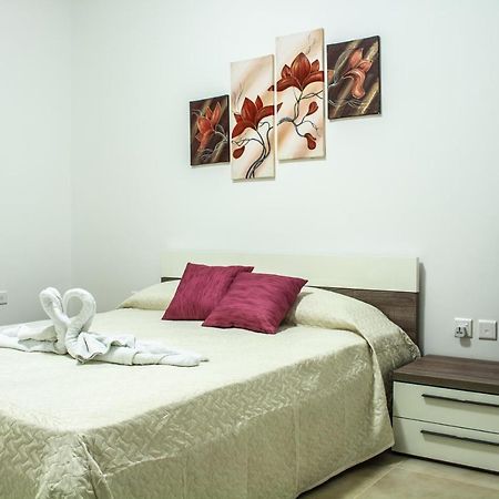2 Bedroom Apartment Close To City Centre Tas-Sienja Екстер'єр фото